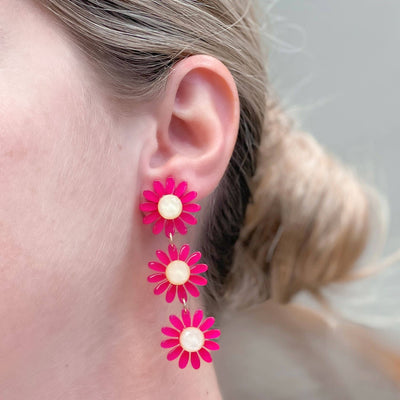 Blooming Daisy Trio Dangle Earrings: Pink