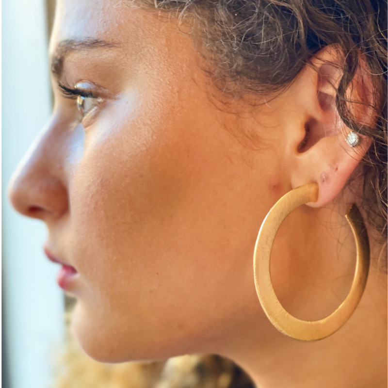 Alma Thick Flattened Metal Hoop Earrings: Gold